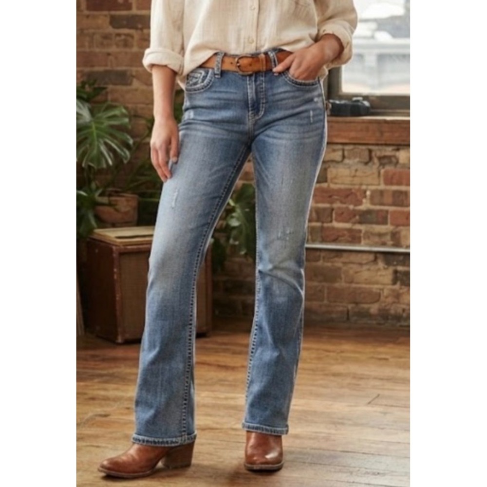 BKE Stella Bootcut Jeans 26R Medium Wash Distressed Low Rise Denim